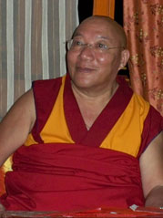 堪布羅卓東由仁波切